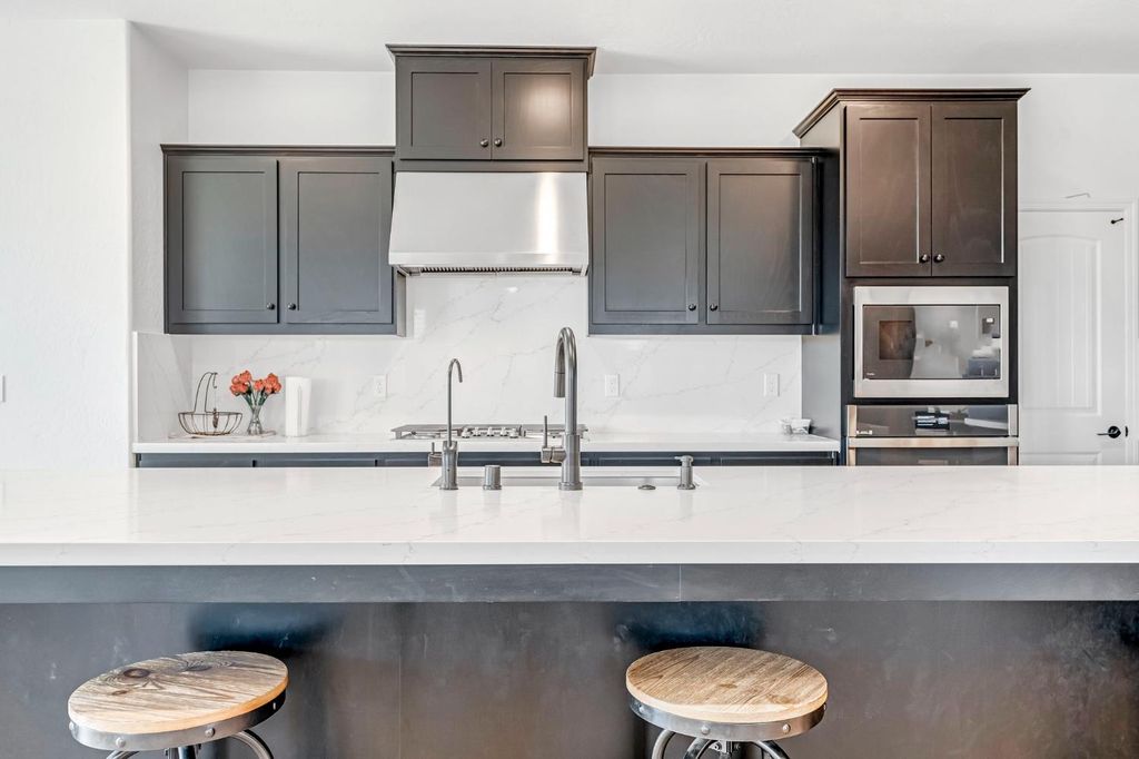 Image 15 of property listing at 6141 E Peralta Way, Fresno, CA 93727