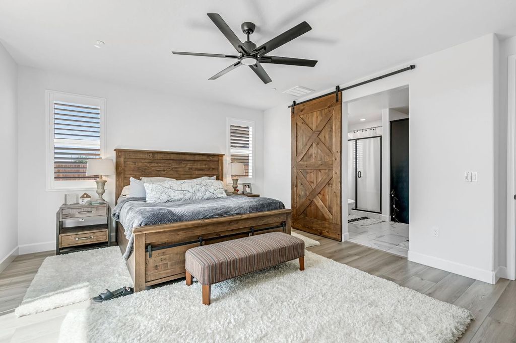 Image 22 of property listing at 6141 E Peralta Way, Fresno, CA 93727