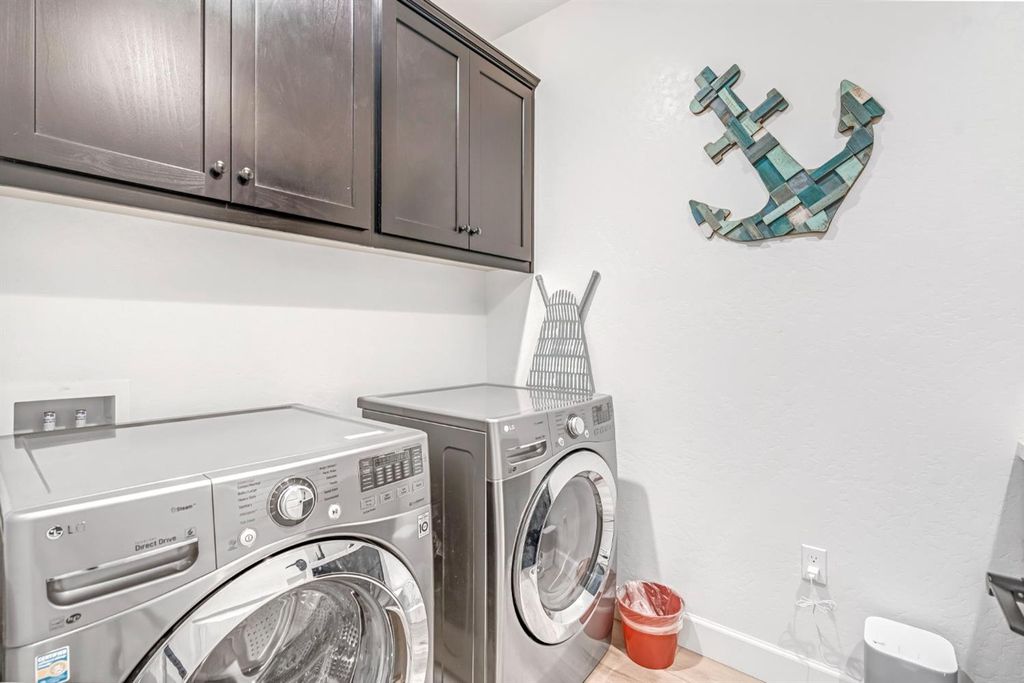 Image 31 of property listing at 6141 E Peralta Way, Fresno, CA 93727