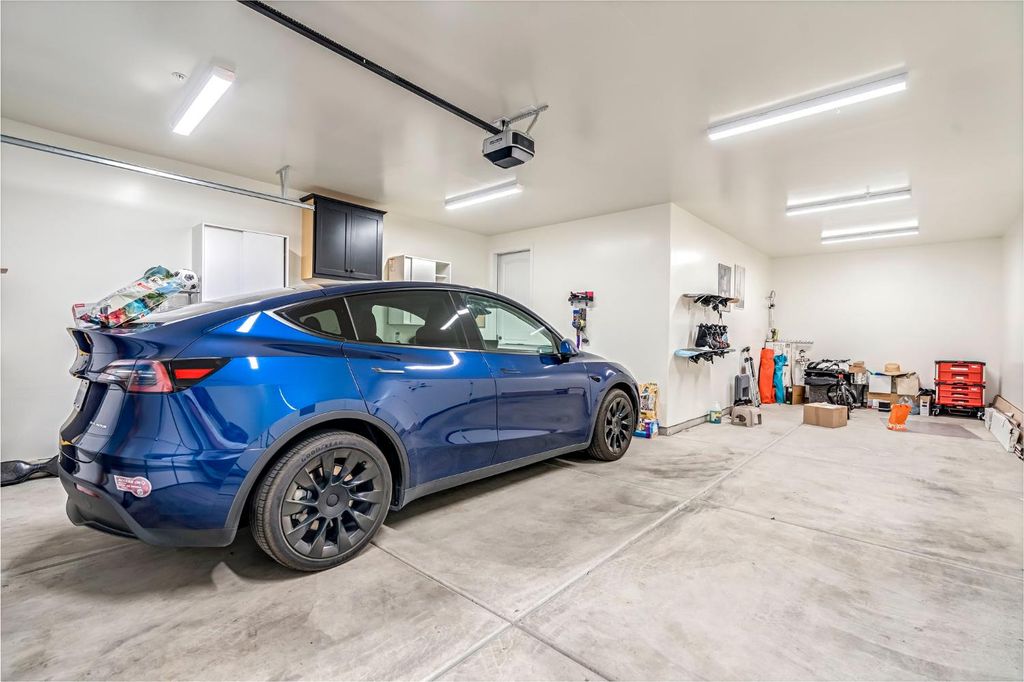 Image 32 of property listing at 6141 E Peralta Way, Fresno, CA 93727