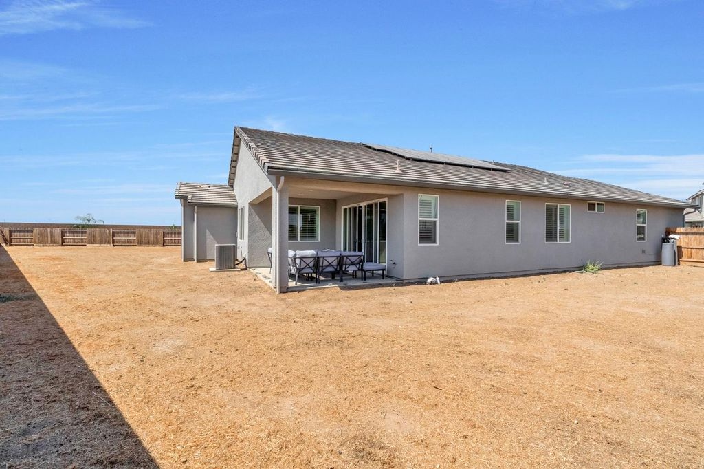 Image 36 of property listing at 6141 E Peralta Way, Fresno, CA 93727