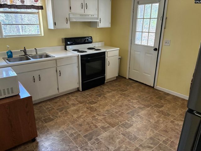 768 Dr Bowers Rd, Little Mountain, SC 29075