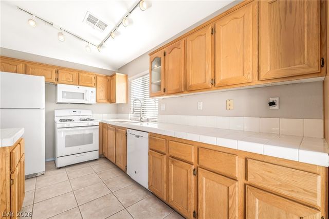 2518 VIA DI AUTOSTRADA, Henderson, NV 89074