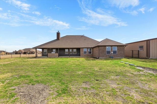 505 Water Fall Lane, Nevada, TX 75173