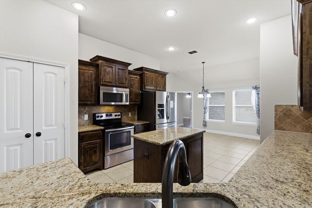 505 Water Fall Lane, Nevada, TX 75173