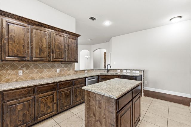 505 Water Fall Lane, Nevada, TX 75173