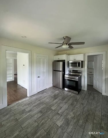 25 Drive Way 1st Floor, Guilford, CT 06437