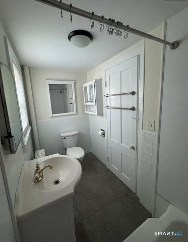 25 Drive Way 1st Floor, Guilford, CT 06437
