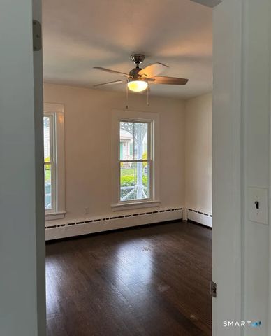 25 Drive Way 1st Floor, Guilford, CT 06437
