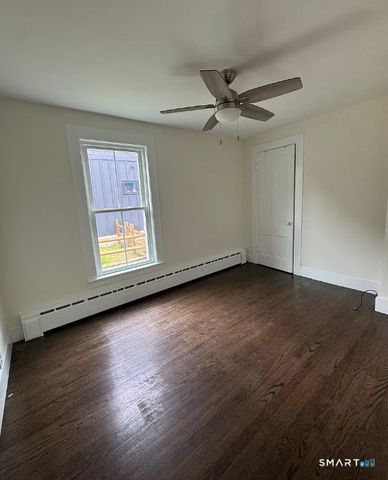 25 Drive Way 1st Floor, Guilford, CT 06437
