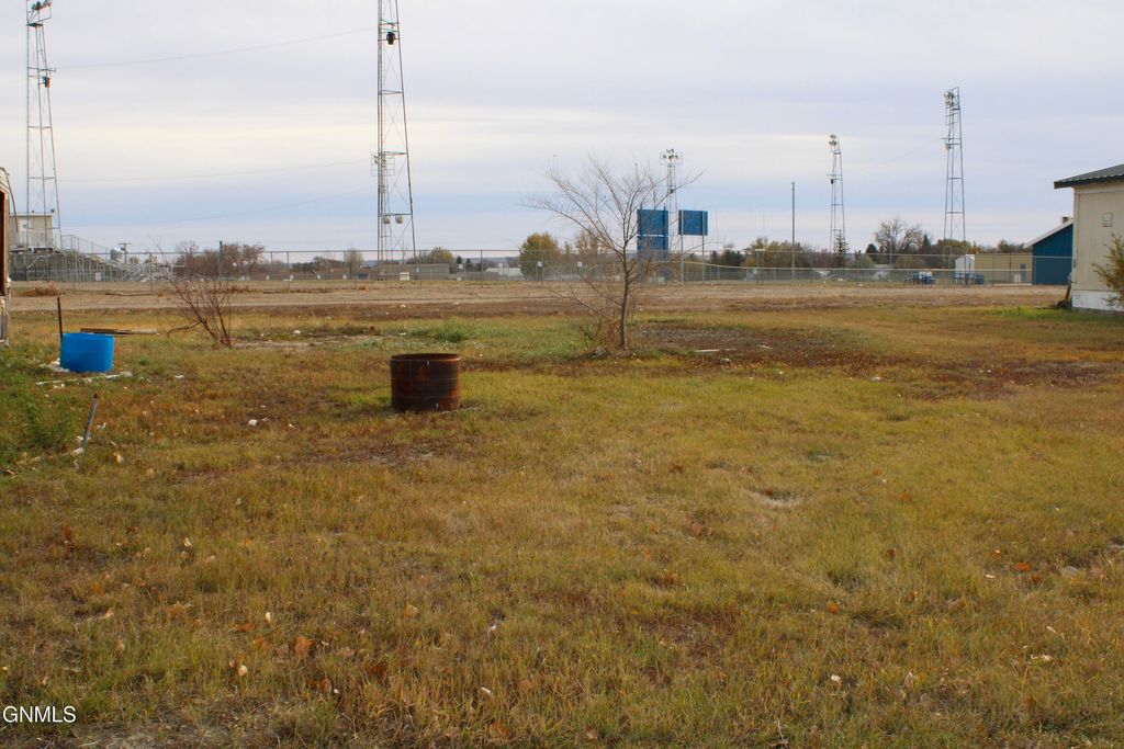 905 7th Street, Fairview, MT 59221 photo 12
