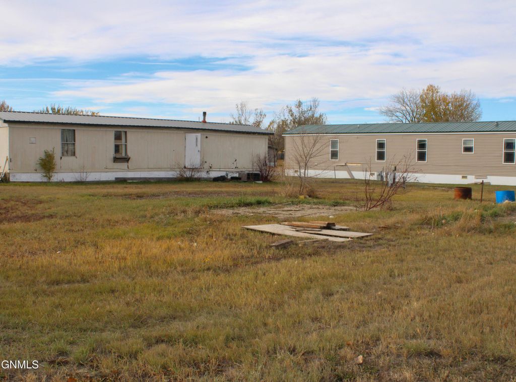 905 7th Street, Fairview, MT 59221 photo 14