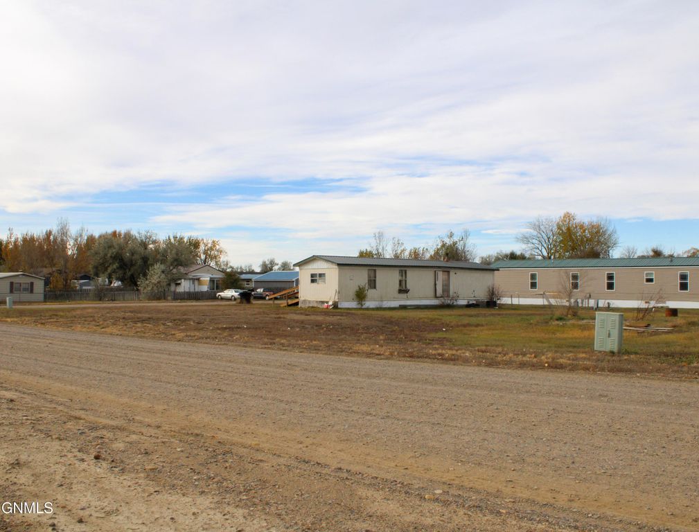 905 7th Street, Fairview, MT 59221 photo 17