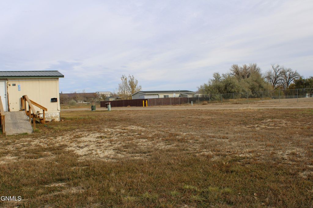 905 7th Street, Fairview, MT 59221 photo 9