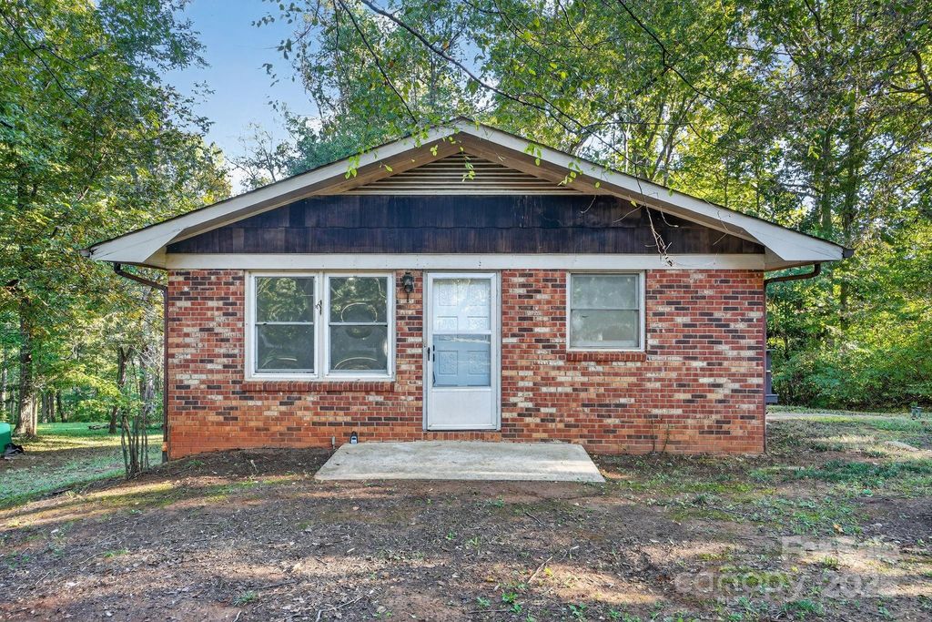 1494 Carpenter Street, Newton, NC 28658