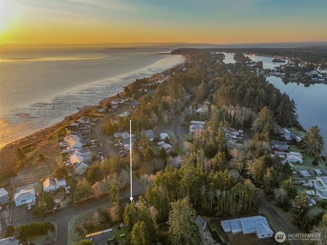 312 Pearsall Street SE, Ocean Shores, WA 98569