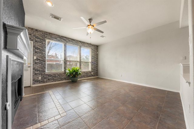 2990 Creek Falls Court, Pearland, TX 77581