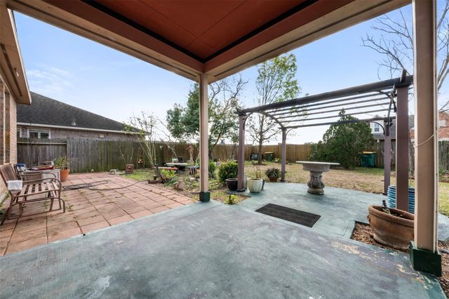 2990 Creek Falls Court, Pearland, TX 77581