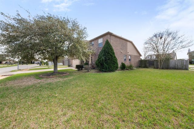 2990 Creek Falls Court, Pearland, TX 77581