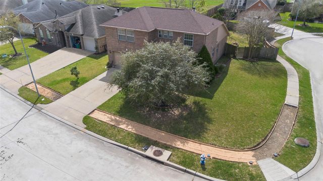 2990 Creek Falls Court, Pearland, TX 77581
