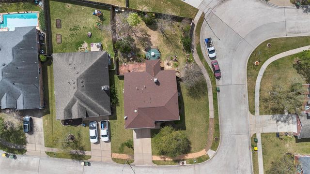 2990 Creek Falls Court, Pearland, TX 77581