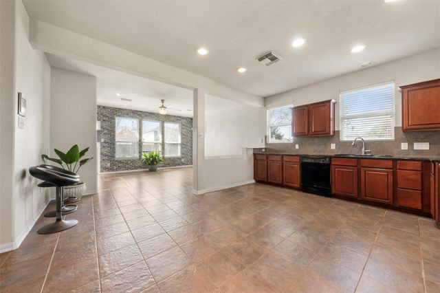 2990 Creek Falls Court, Pearland, TX 77581