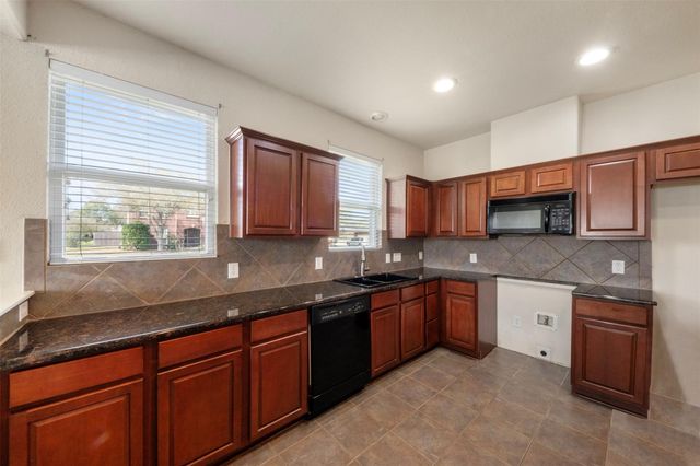 2990 Creek Falls Court, Pearland, TX 77581