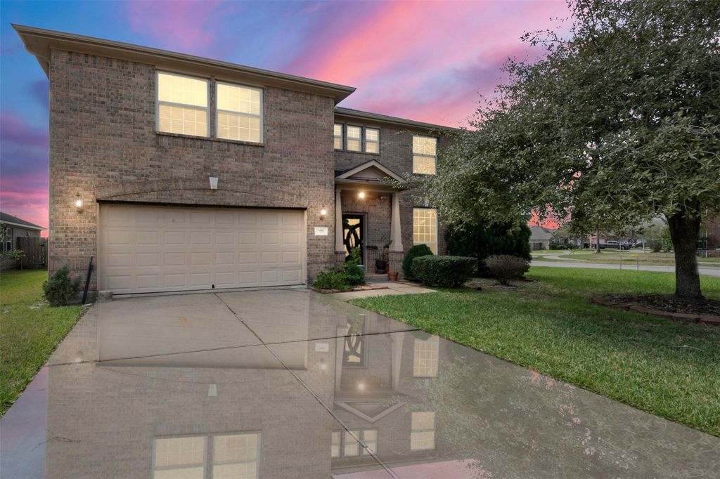 2990 Creek Falls Court, Pearland, TX 77581