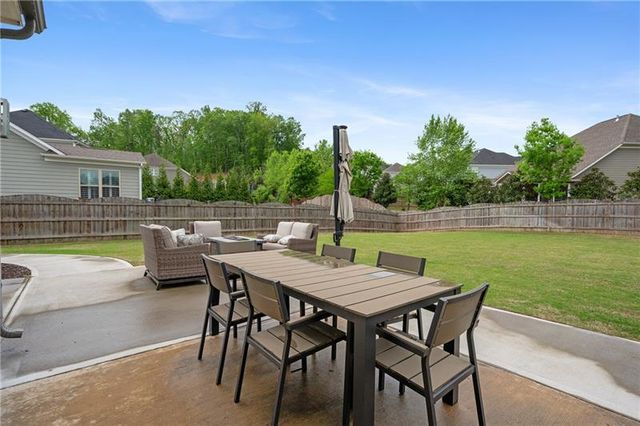 800 Ivy Crest Lane, Canton, GA 30115