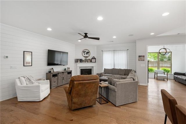 800 Ivy Crest Lane, Canton, GA 30115