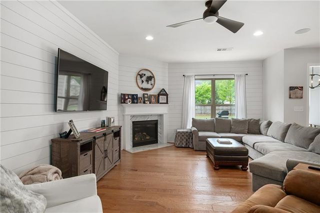 800 Ivy Crest Lane, Canton, GA 30115