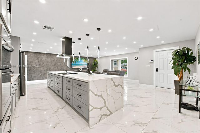821 Ramblewood Drive 821, Coral Springs, FL 33071