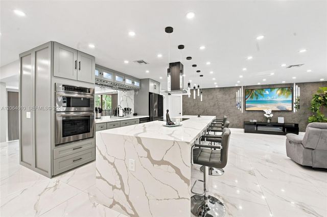 821 Ramblewood Drive 821, Coral Springs, FL 33071