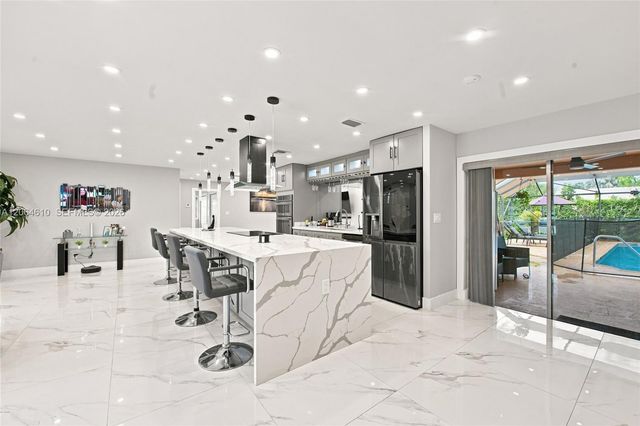 821 Ramblewood Drive 821, Coral Springs, FL 33071