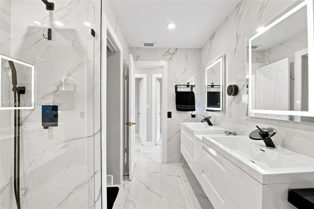 821 Ramblewood Drive 821, Coral Springs, FL 33071