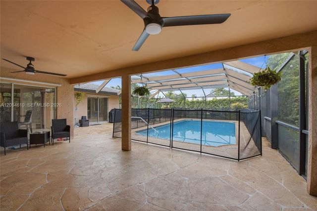 821 Ramblewood Drive 821, Coral Springs, FL 33071