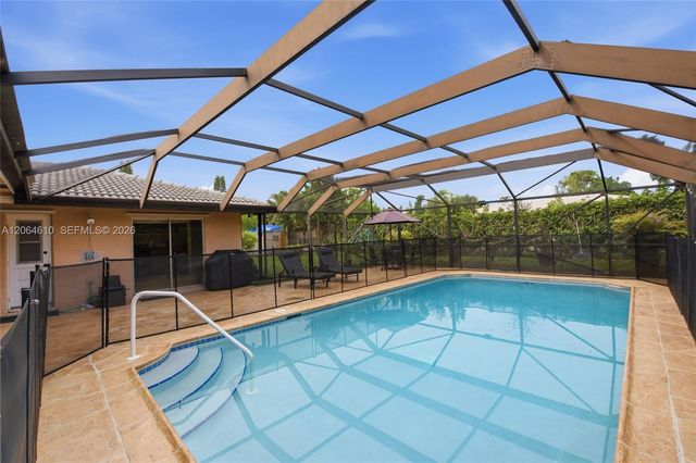 821 Ramblewood Drive 821, Coral Springs, FL 33071