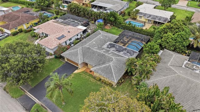 821 Ramblewood Drive 821, Coral Springs, FL 33071