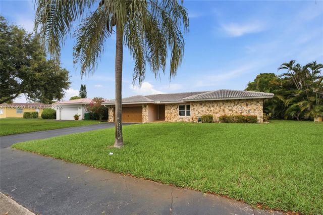 821 Ramblewood Drive 821, Coral Springs, FL 33071