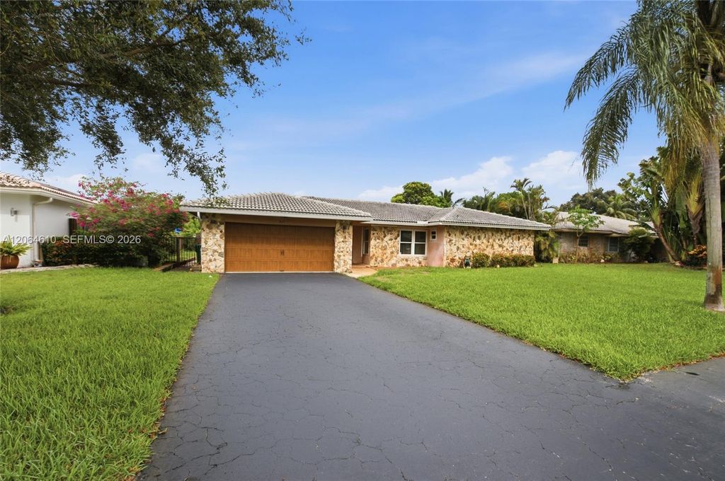 821 Ramblewood Drive 821, Coral Springs, FL 33071