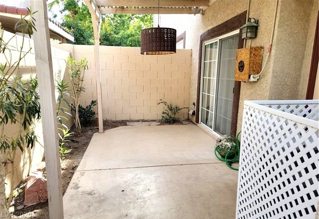 2605 Glen Green Avenue, Henderson, NV 89074 — photo 3