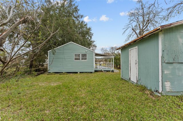 25 2nd Avenue N, Texas City, TX 77590