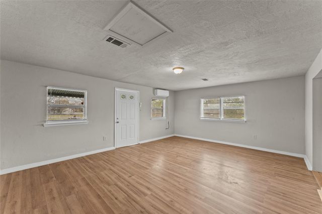 25 2nd Avenue N, Texas City, TX 77590