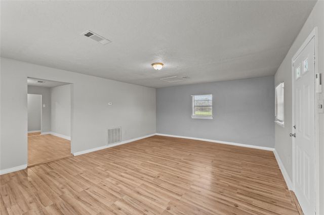 25 2nd Avenue N, Texas City, TX 77590