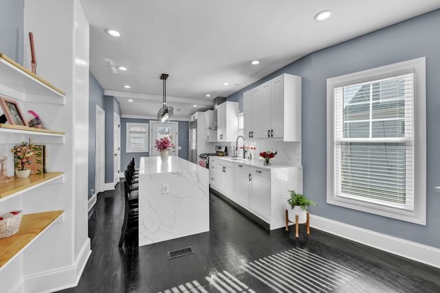 1109 N 12th Avenue, Melrose Park, IL 60160