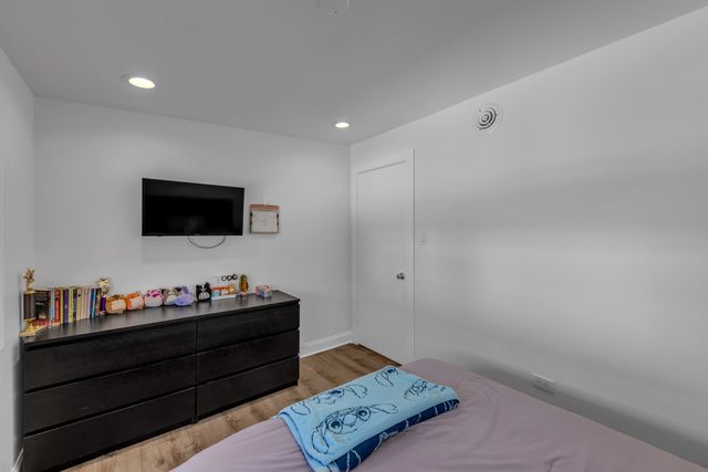 1109 N 12th Avenue, Melrose Park, IL 60160