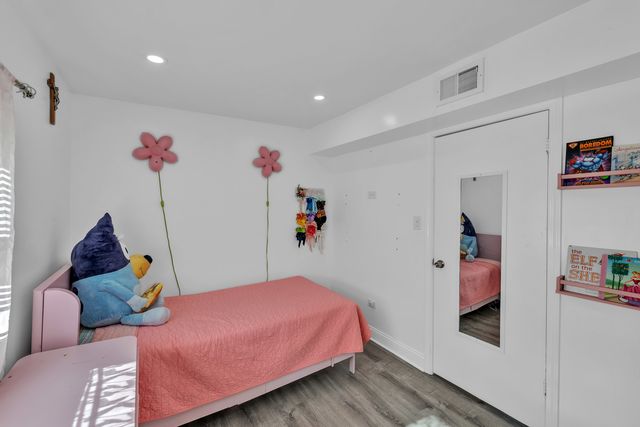 1109 N 12th Avenue, Melrose Park, IL 60160