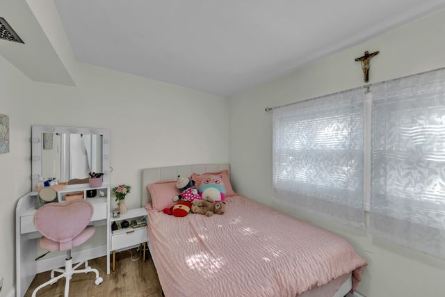 1109 N 12th Avenue, Melrose Park, IL 60160