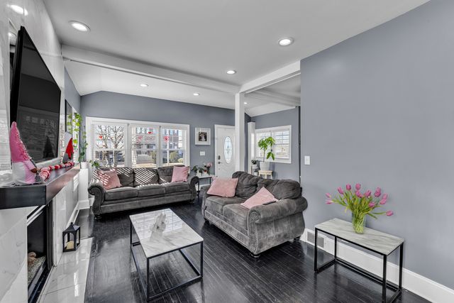 1109 N 12th Avenue, Melrose Park, IL 60160