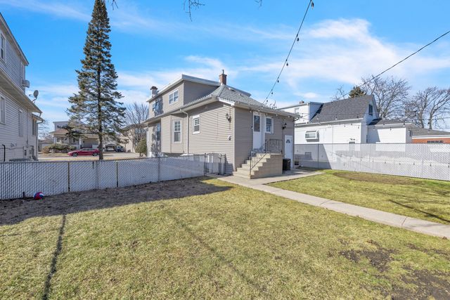 1109 N 12th Avenue, Melrose Park, IL 60160